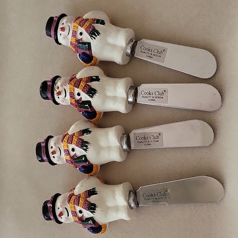 Christmas Snowmen Cooks Club Butter Knives - Picture 6 of 16
